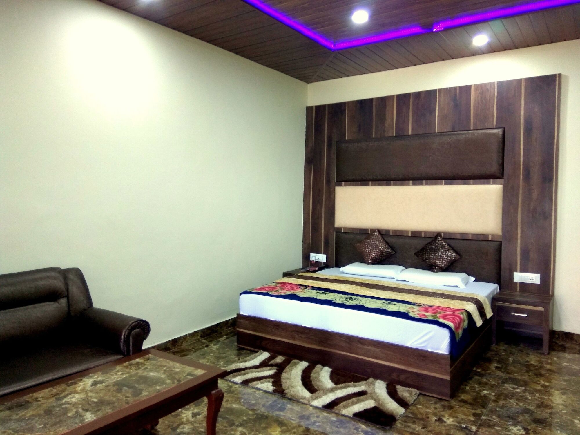 Hotel Himdhara, Dalhousie Esterno foto